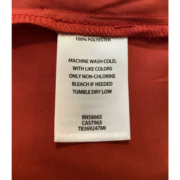 NWT Treasure Bond Silky Blouse Womens Small Red High Collar Office Modern Blouse - Picture 11 of 16